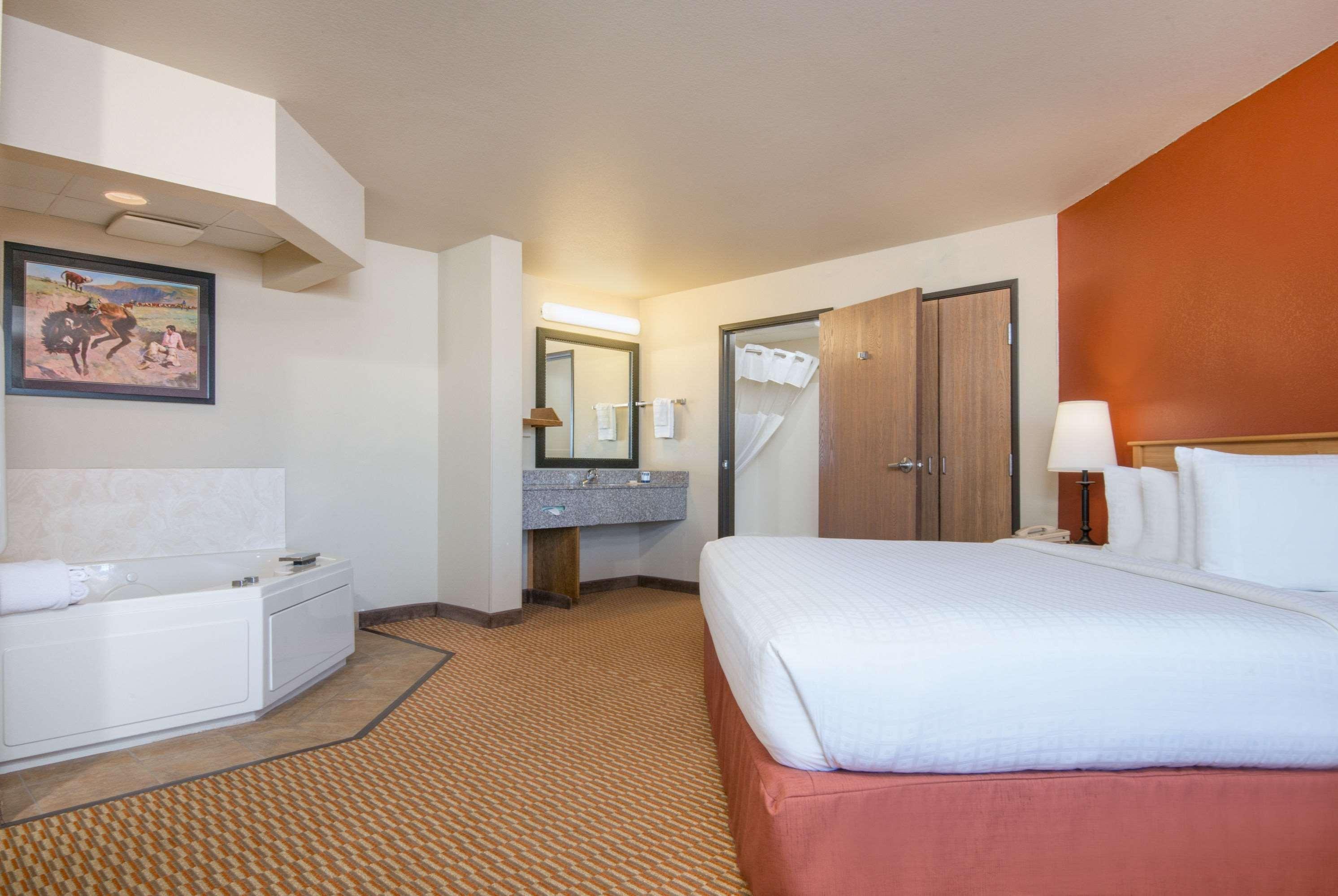 Americinn By Wyndham Pampa Event Center Zewnętrze zdjęcie